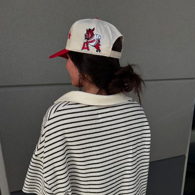 Custom Southern-style felt hat handcrafted in Russellville Arkansas, boutiques in bryant ar, permanent jewelry, custom trucker hats